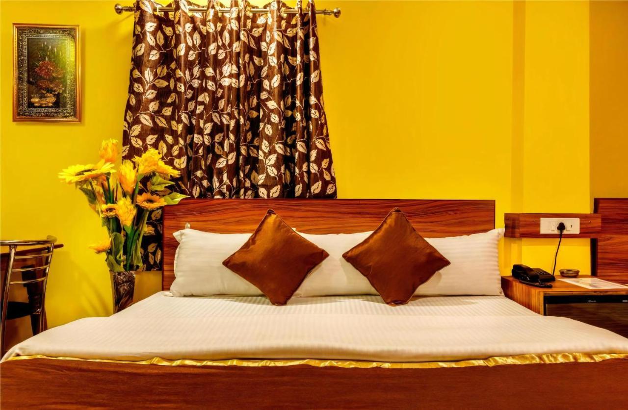 The Silverline Hotel Калькутта Экстерьер фото